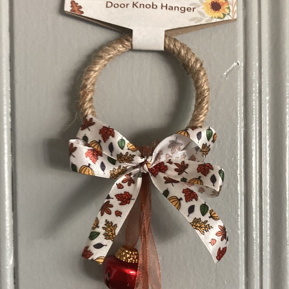 NWT Fall Harvest Theme Door Knob Hanger w/ Bells & Bow - Picture 8 of 10